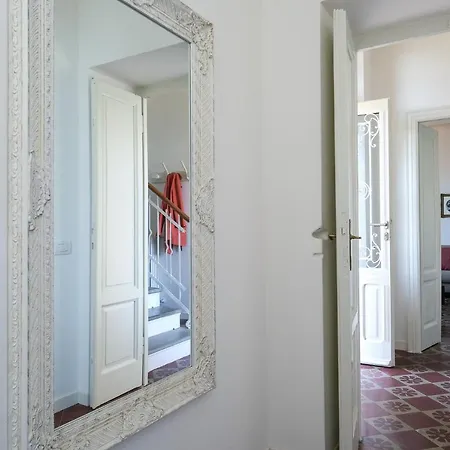 Gina Apartament *